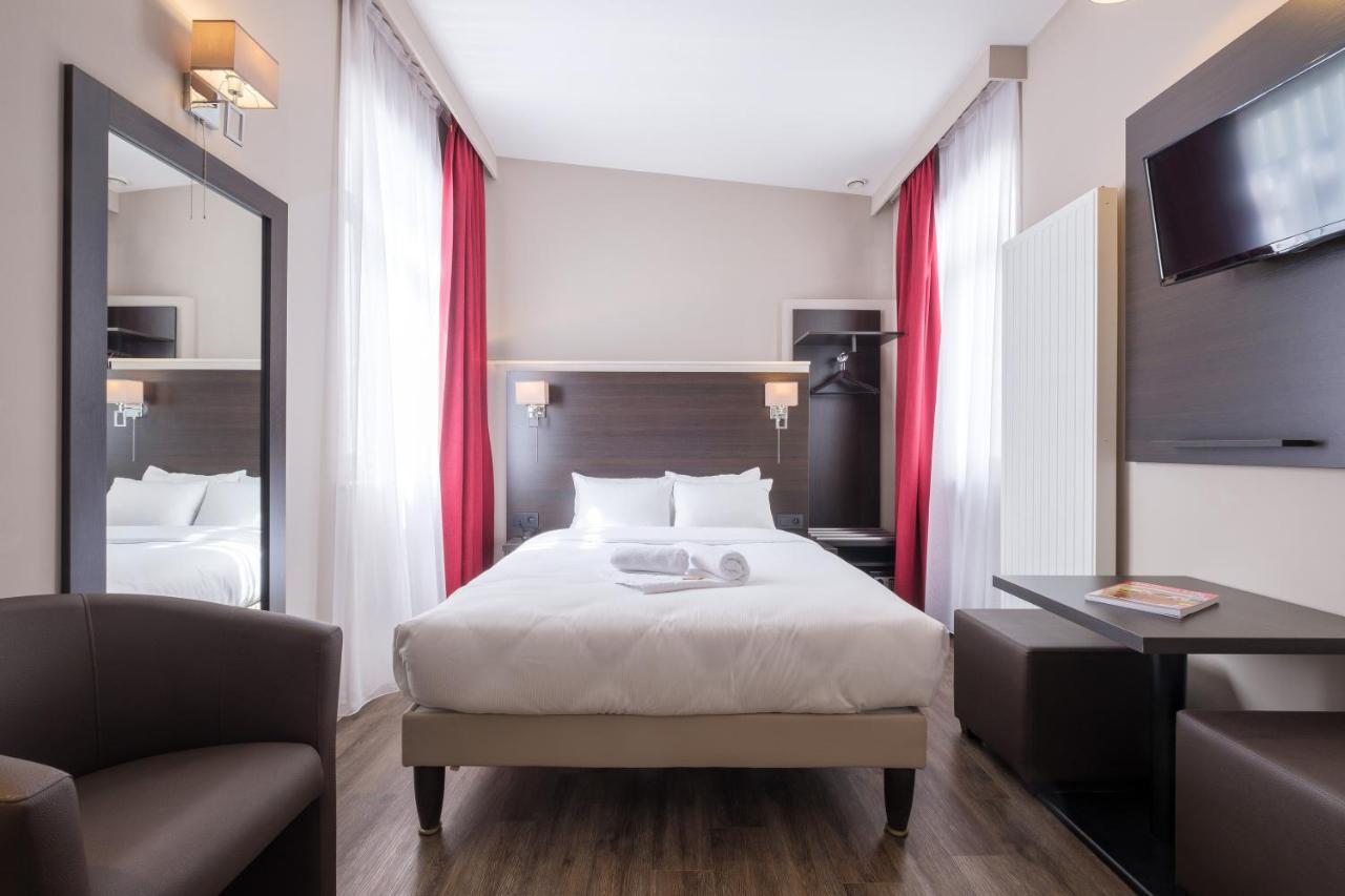 Game Of Centre Hotel